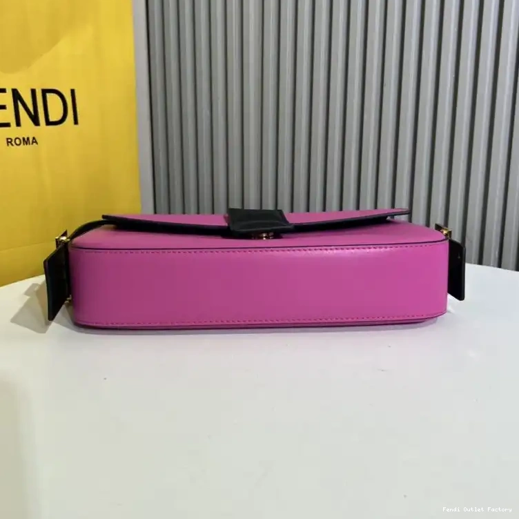 Affordable HOT Rose Twist Medium Fendi Leather Bag Baguette In Nappa 0703